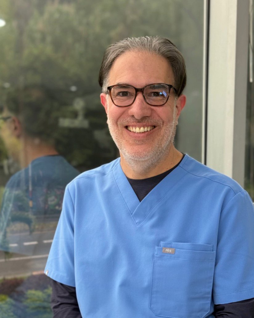 Dr. Juan Carlos Mejía Escalante, prosthodontist and oral rehabilitation specialist at Medellin Dental Solutions