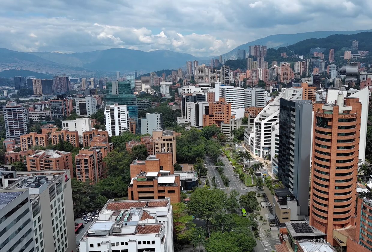 Aerial view of El Poblado, Medellín, where Medellin Dental Solutions is located