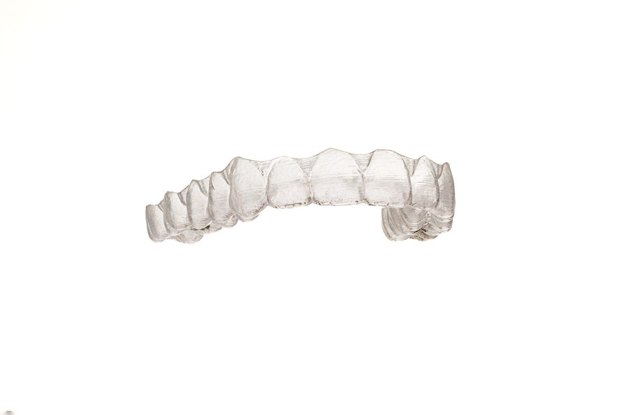 A clear Invisalign aligner, as used for Invisalign treatment in Medellín at Medellin Dental Solutions